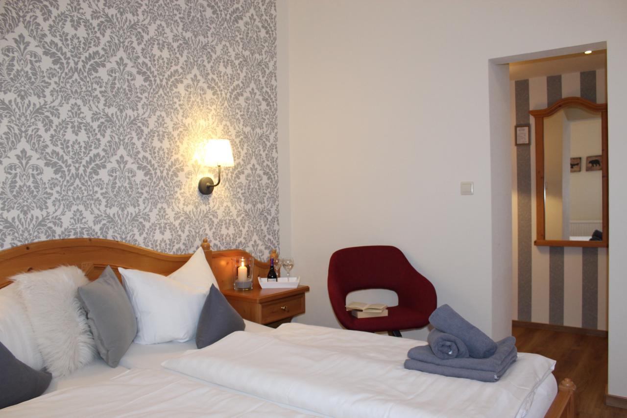 Ferien- Und Wellnesshotel Waldfrieden ฮิตซาคเคอร์ ภายนอก รูปภาพ