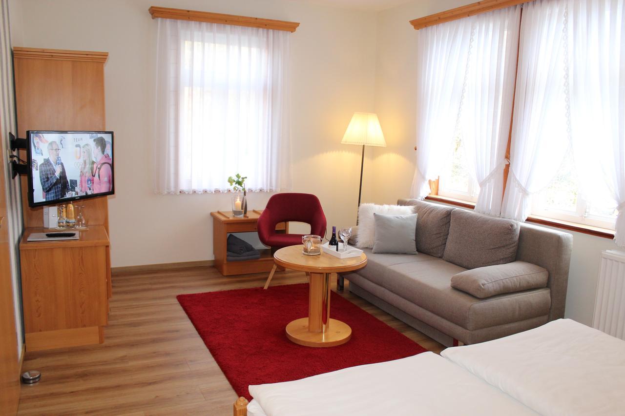 Ferien- Und Wellnesshotel Waldfrieden ฮิตซาคเคอร์ ภายนอก รูปภาพ